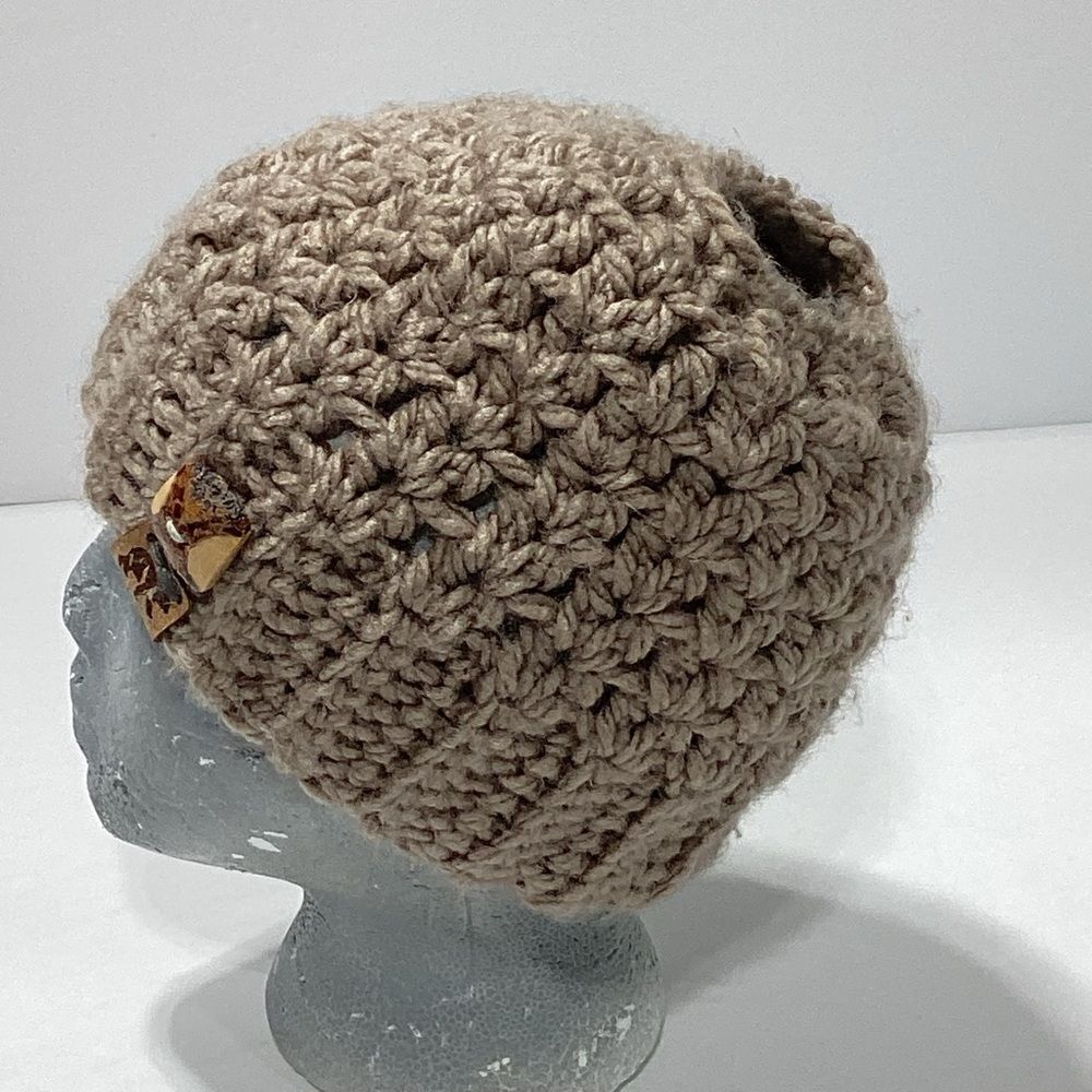 Polar Cap Knit Ponytail Hat Light Brown
